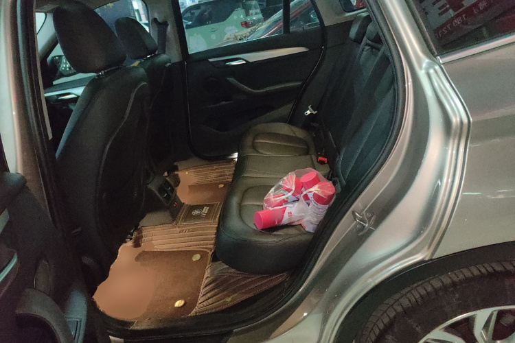 宝马X1 2019款 sDrive20Li 领先型中控内饰21