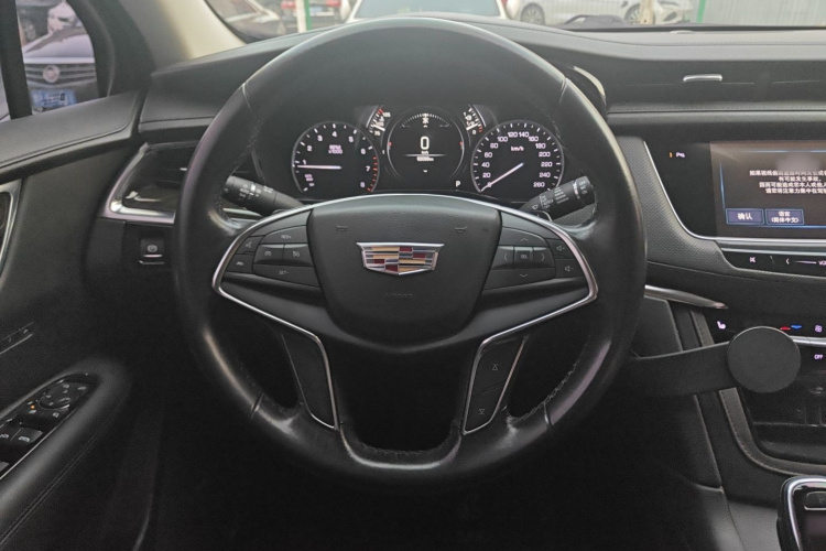 凯迪拉克XT5 2018款 28T 四驱豪华型中控内饰13