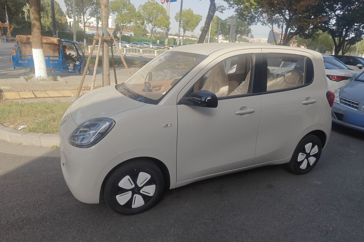 五菱汽车 宏光MINIEV 2025款 四门版 进阶款车身外观4