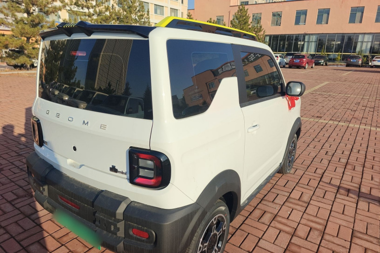 吉利银河 2025款 210km 熊猫骑士车身外观7