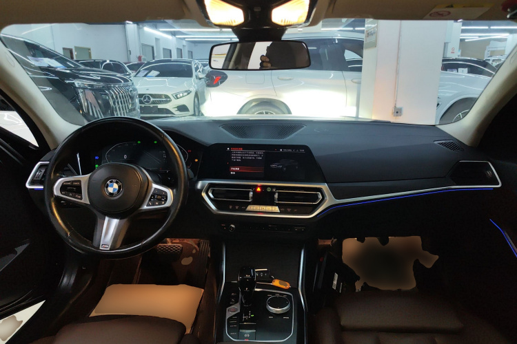 宝马3系 2022款 325i M运动套装中控内饰12