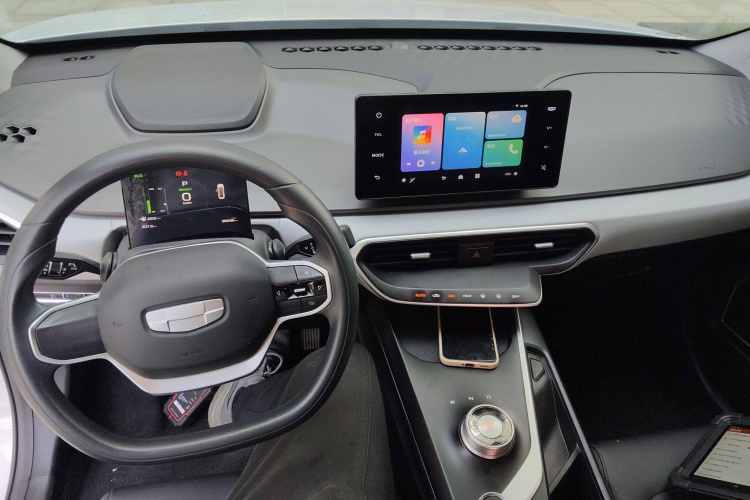 吉利几何A 2024款 410KM 出行版中控内饰12