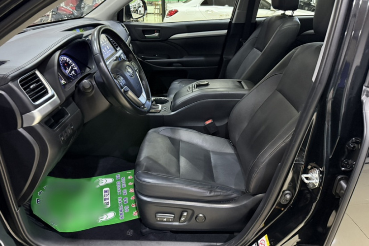 丰田 汉兰达 2018款 2.0T 四驱尊贵版 7座 国VI局部细节19