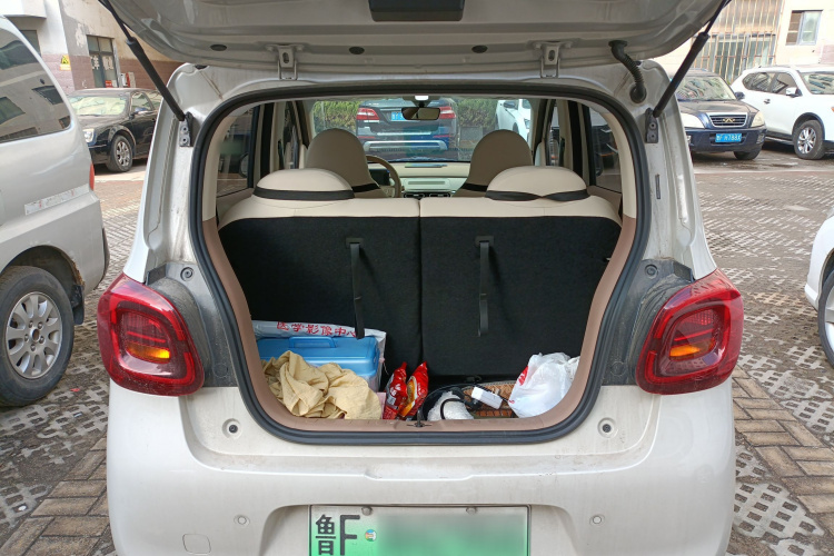 五菱汽车 宏光MINIEV 2025款 四门版 臻享+款机舱底盘23