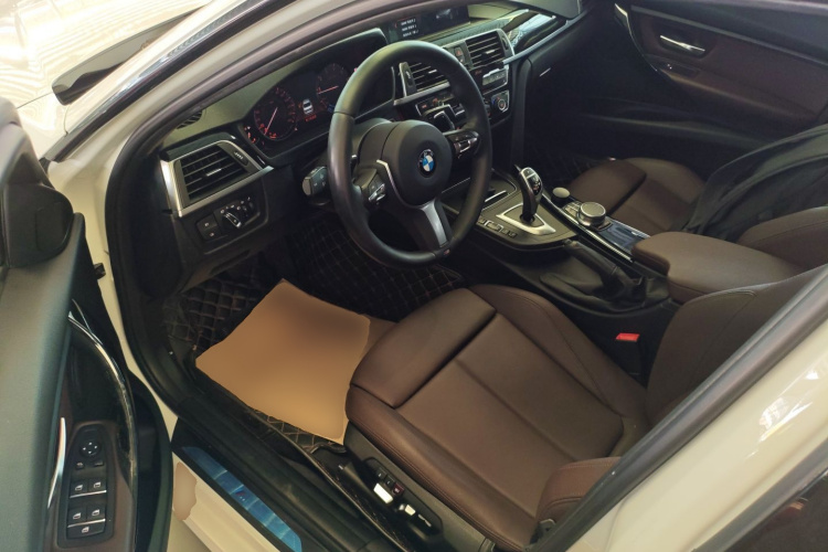 宝马3系 2019款 320Li M运动套装中控内饰20