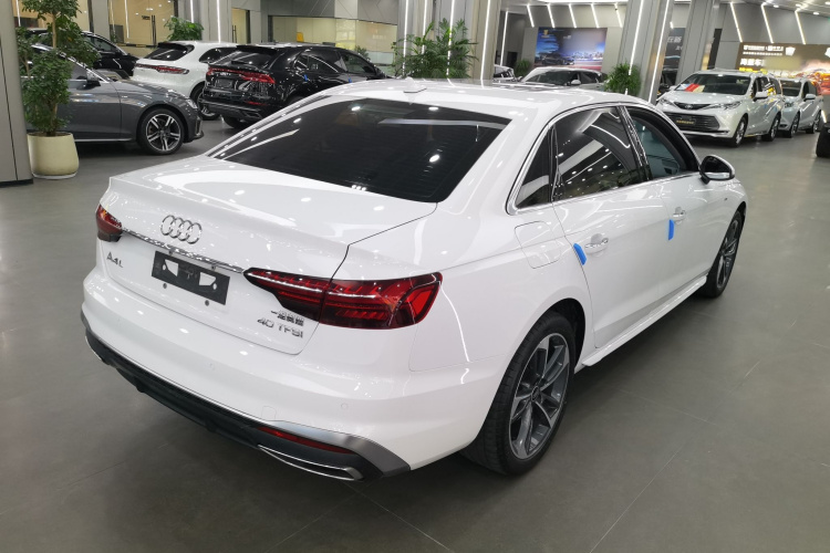 奥迪A4L 2023款 40 TFSI 时尚动感型车身外观7