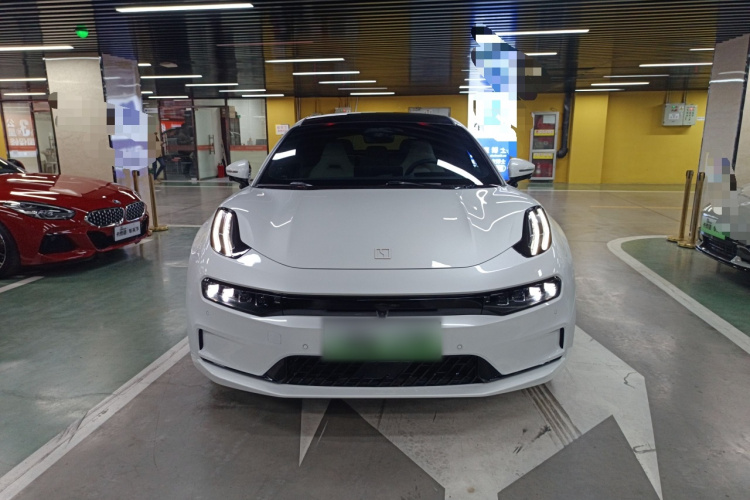 极氪001 2022款 超长续航双电机 YOU版车身外观2