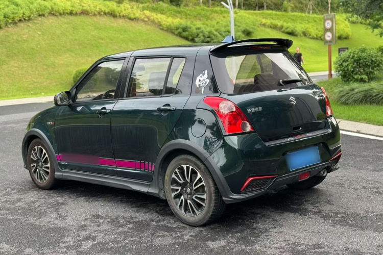 铃木 雨燕 2016款 1.5L 自动时尚型酷玩版车身外观6002