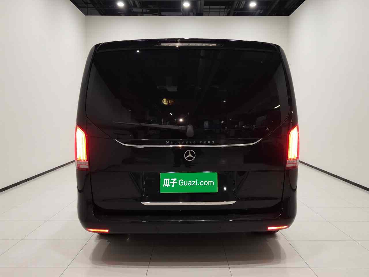 奔驰V级 2024款 V 300 L 长轴距尊贵版(5)