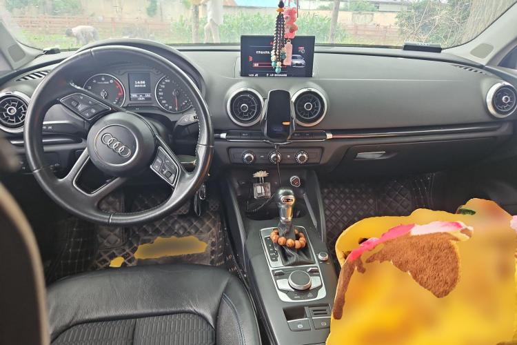 奥迪A3 2017款 Limousine 35 TFSI 时尚型中控内饰7002