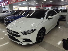 奔驰A级 2022款 改款三 A 200 L 运动轿车时尚型