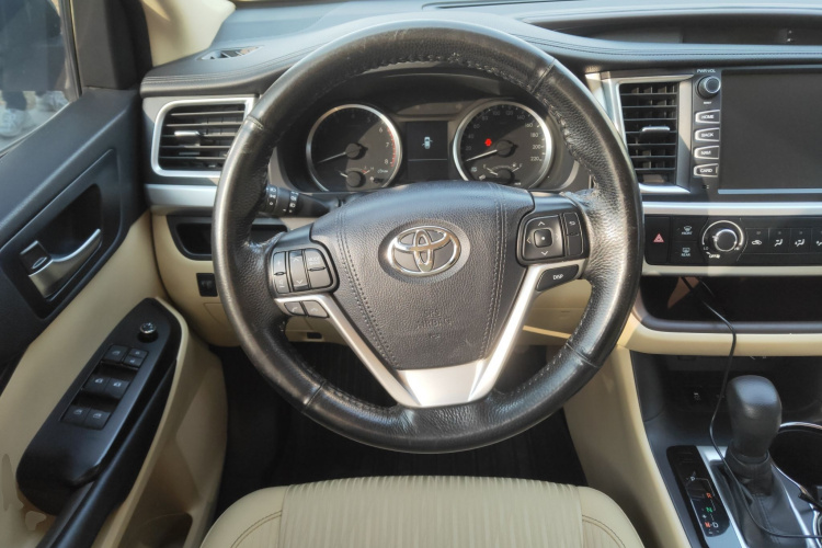 丰田 汉兰达 2018款 2.0T 两驱精英版 5座 国VI中控内饰13