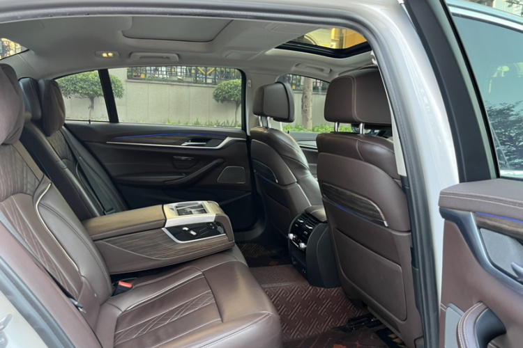 宝马5系 2020款 530Li 尊享型 豪华套装中控内饰7008