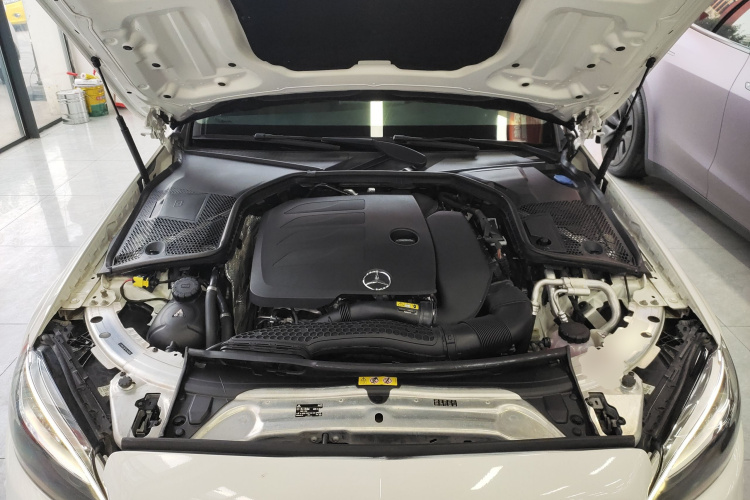 奔驰C级 2019款 改款 C 260 L 4MATIC 运动版机舱底盘24