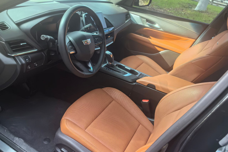 凯迪拉克CT4 2021款 28T 豪华型中控内饰7003