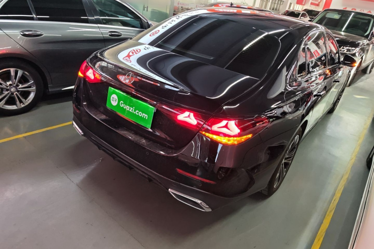 奔驰E级 2024款 改款 E 300 L 时尚运动型车身外观7