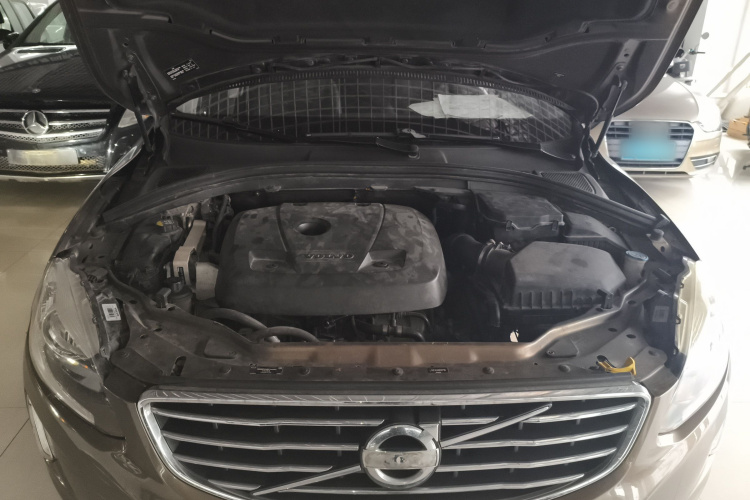 沃尔沃XC60 2016款 T5 智行版机舱底盘24