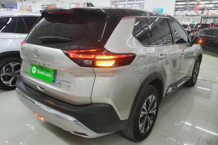 日产 奇骏 2023款 e-POWER 超混双电机四驱豪华版车身外观6005