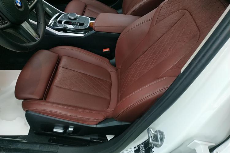 宝马3系 2023款 320Li M运动套装中控内饰19