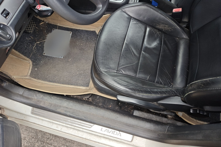 大众 朗行 2013款 1.4TSI 自动舒适型局部细节19