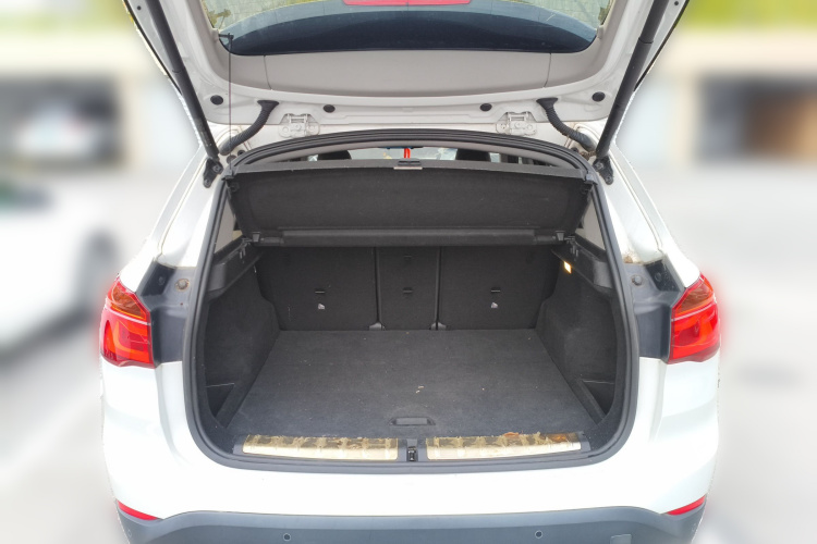 宝马X1 2019款 sDrive18Li 尊享型中控内饰23