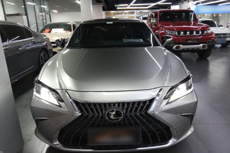 雷克萨斯ES 2023款 200 卓越版车身外观2