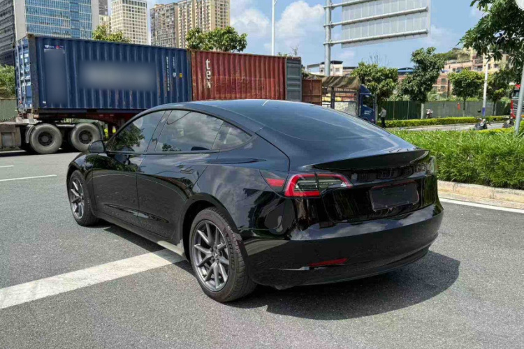特斯拉 Model 3 2021款 标准续航后驱升级版车身外观6005