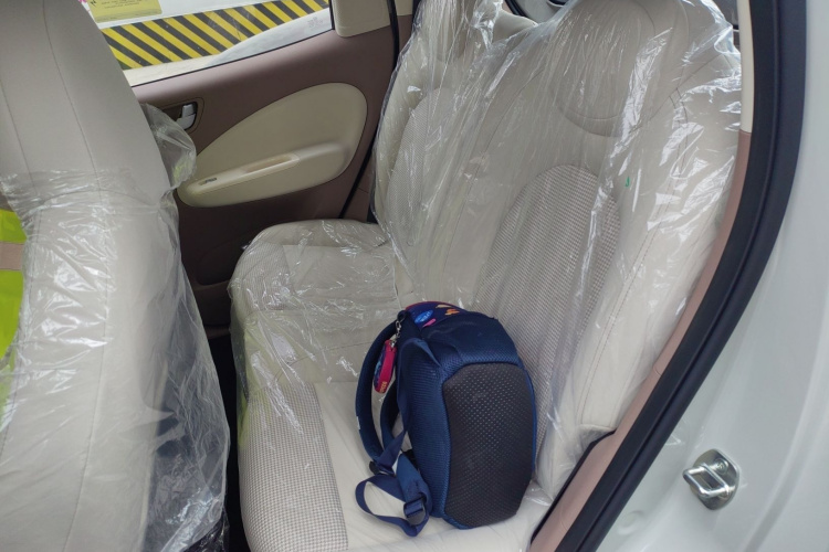 五菱汽车 宏光MINIEV 2025款 四门版 进阶款中控内饰21