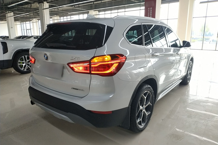 宝马X1 2016款 sDrive18Li 豪华型车身外观7