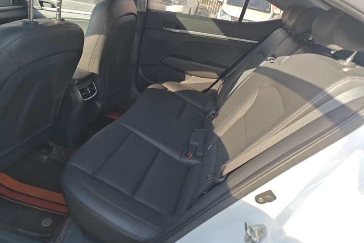 现代 领动 2019款 1.5L CVT智炫·精英型中控内饰21