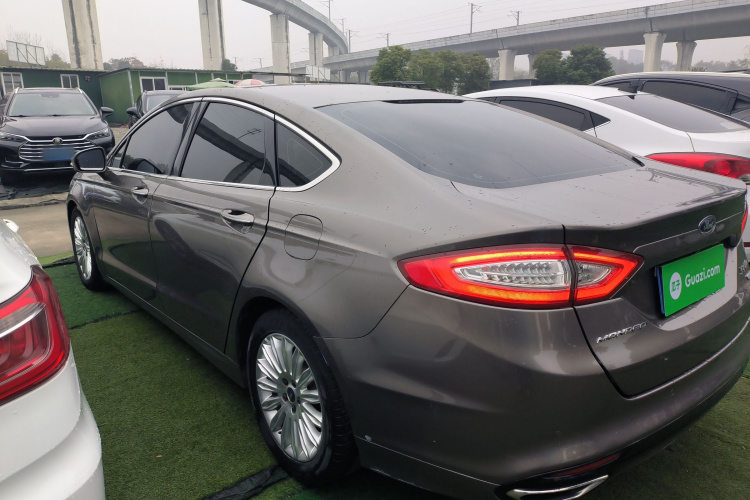 福特 蒙迪欧 2013款 2.0L GTDi200豪华型车身外观4