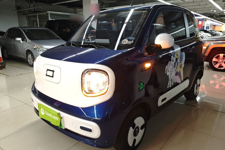 奔腾小马 2025款 222km 闪电马车身外观1