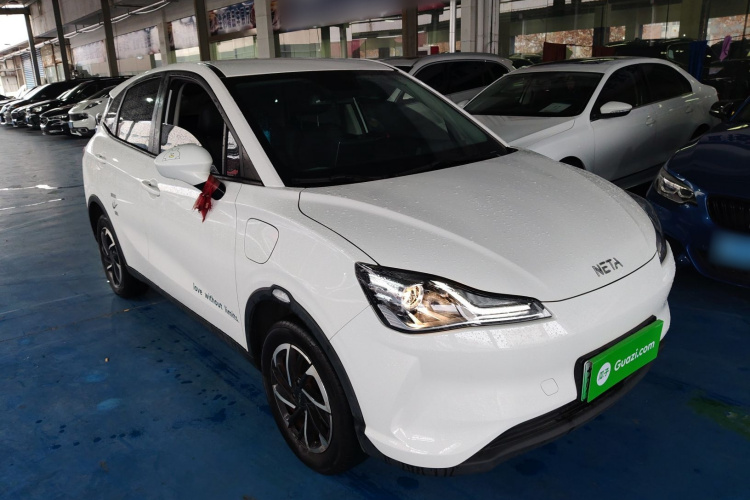 哪吒汽车 哪吒V 2022款 长续航行业定制版车身外观3