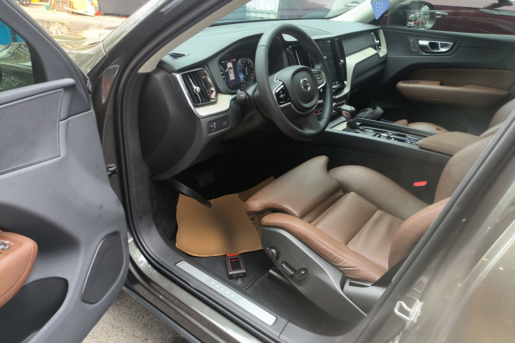 沃尔沃XC60 2019款 T5 四驱智雅豪华版 国V中控内饰20