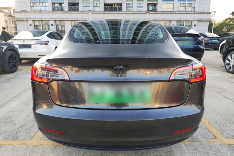 特斯拉 Model 3 2022款 后轮驱动版车身外观6004