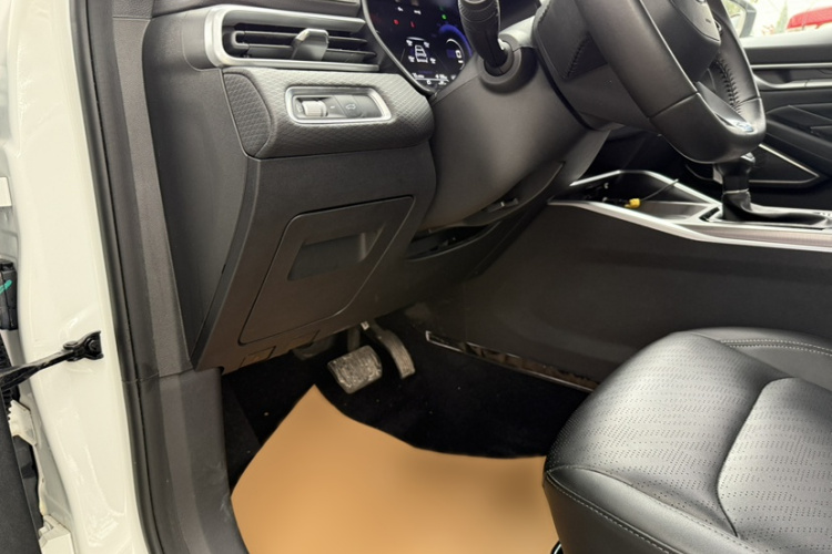 吉利汽车 帝豪 2022款 第4代 1.5L CVT精英型中控内饰7010