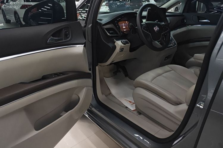 别克GL8 2023款 陆上公务舱 智享型中控内饰7003