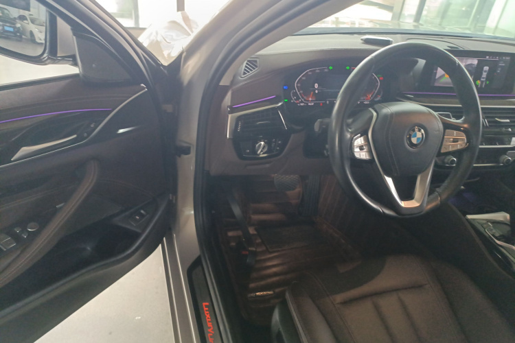 宝马5系 2020款 525Li 豪华套装中控内饰20