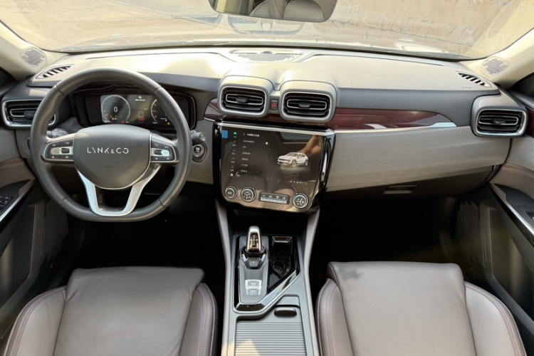 领克02 2019款 高能版 2.0T 自动两驱耀Pro版 国VI中控内饰7002