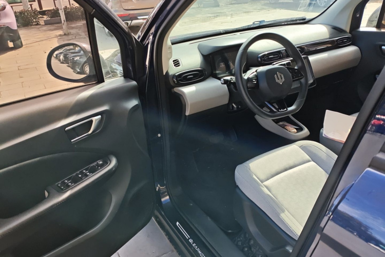 零跑汽车 零跑T03 2022款 炫晶版中控内饰7003