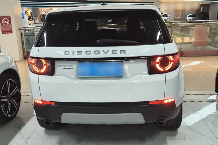 路虎 发现神行 2016款 2.0T HSE车身外观6