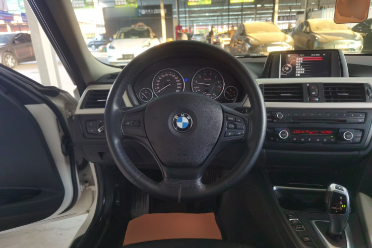 宝马3系 2015款 320Li 超悦版时尚型局部细节13