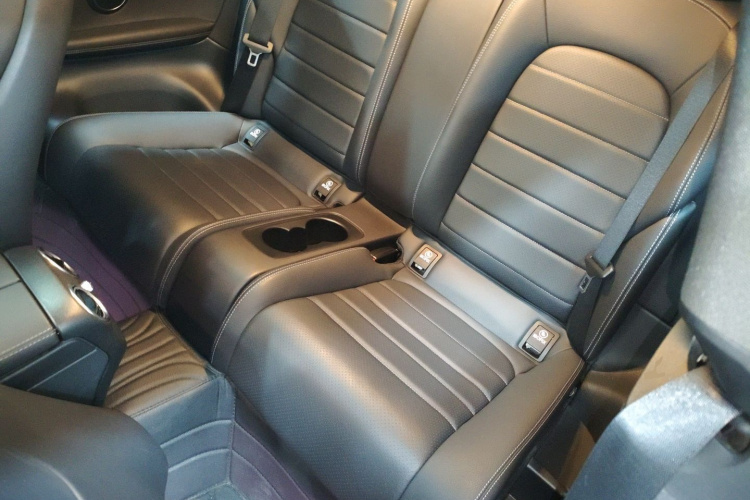 奔驰C级(进口) 2019款 C 260 轿跑车中控内饰21