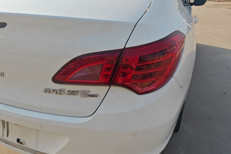 广汽传祺 传祺GA6 2016款 235T DCT精英版车身外观6006