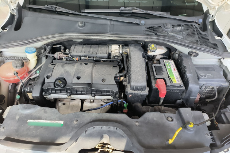 雪铁龙C3-XR 2015款 1.6L 自动先锋型机舱底盘24