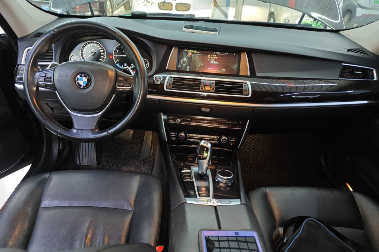 宝马5系GT 2014款 535i 领先型中控内饰12