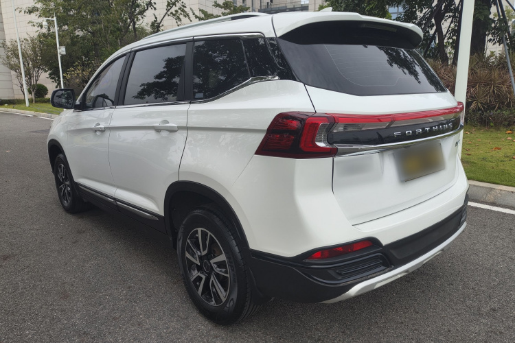 东风风行 风行T5 2022款 盛世款 1.6L 手动筑梦版五座车身外观6004