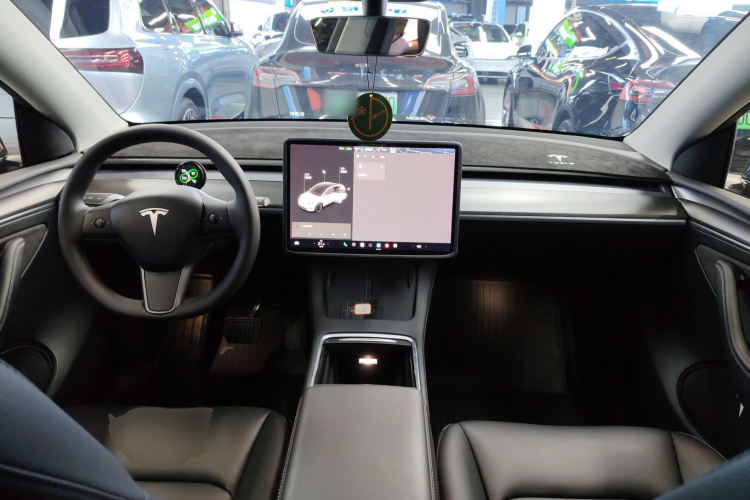 特斯拉 Model Y 2021款 标准续航后驱版中控内饰7002