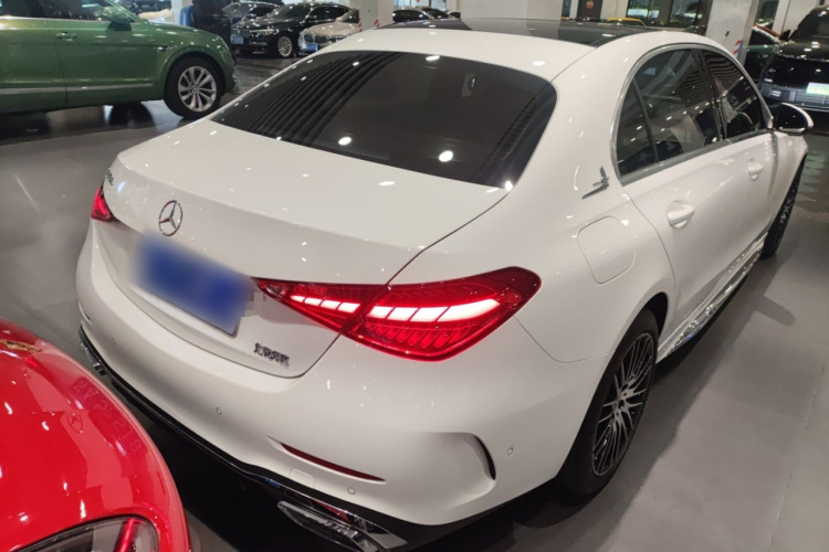 奔驰C级 2023款 改款 C 260 L 运动版车身外观6