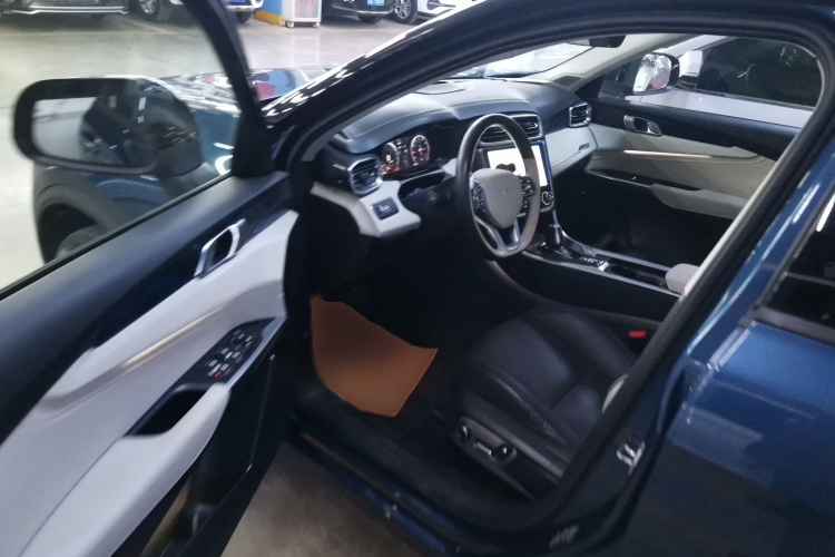 领克01 2017款 2.0T 两驱耀Pro版中控内饰7003